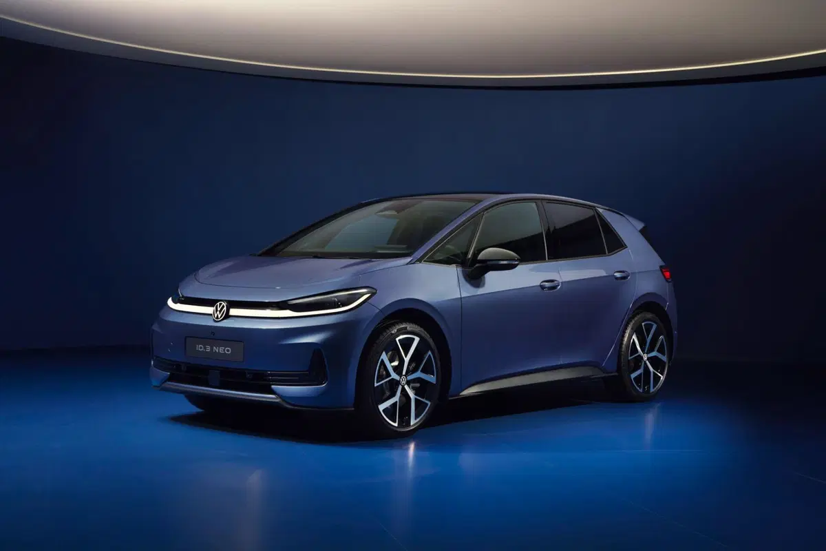 Volkswagen ID.3 Neo: più autonomia, interni rivoluzionati e nuova identità per la compatta elettrica (21)