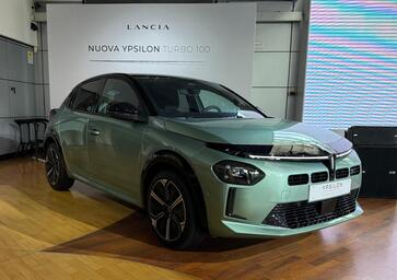 Lancia Ypsilon Turbo 100: debutta la versione benzina da 100 CV con cambio manuale | Prezzi e allestimenti