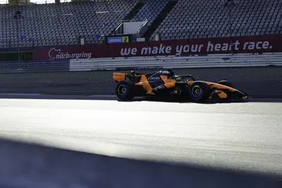 F1, Kimi Antonelli vola al N&uuml;rburgring: sfida a distanza con Lando Norris nei test Pirelli