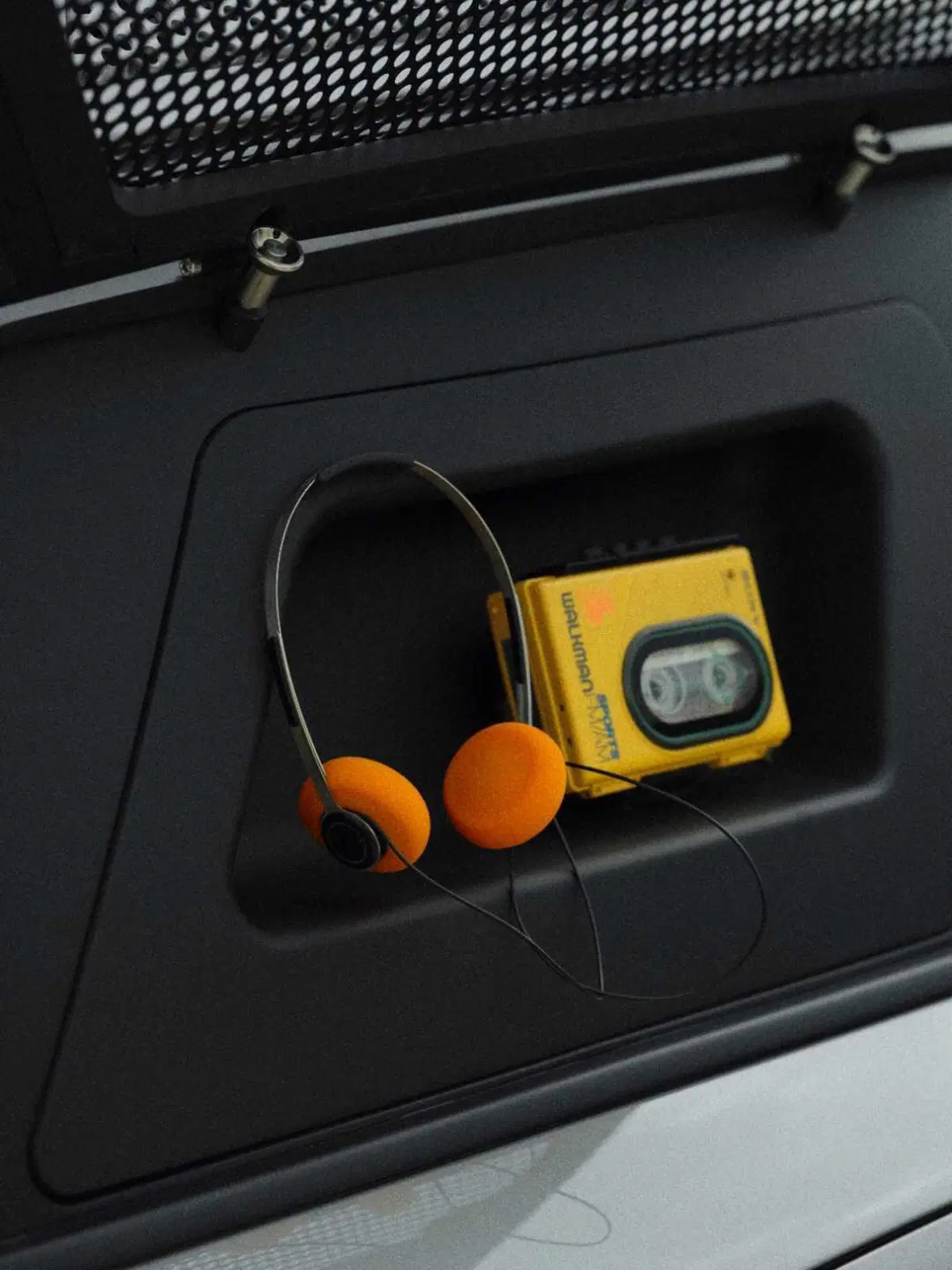 MINI Countryman diventa un palco itinerante: due one-off firmate Vagabund trasformano il SUV in un festival su ruote (17)