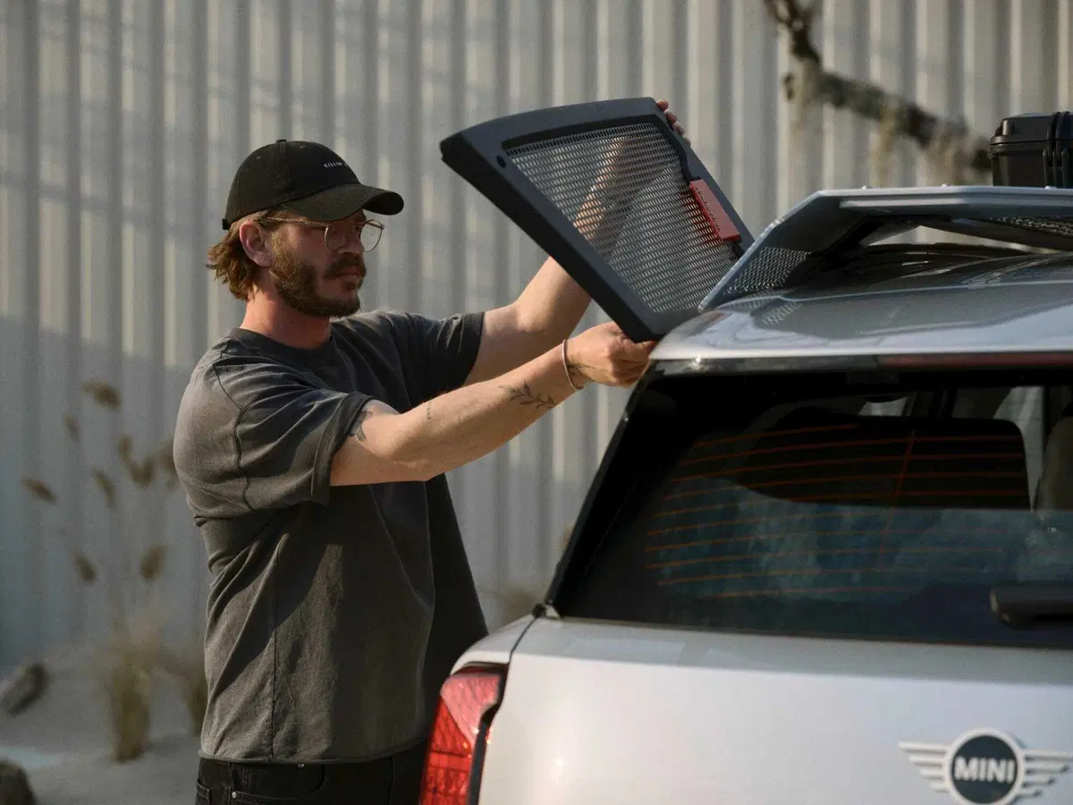 MINI Countryman diventa un palco itinerante: due one-off firmate Vagabund trasformano il SUV in un festival su ruote (23)