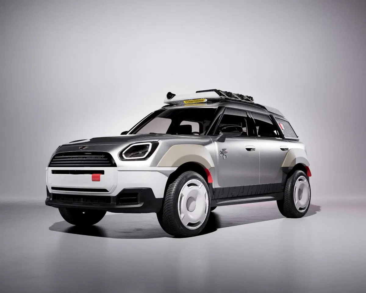 MINI Countryman diventa un palco itinerante: due one-off firmate Vagabund trasformano il SUV in un festival su ruote (46)