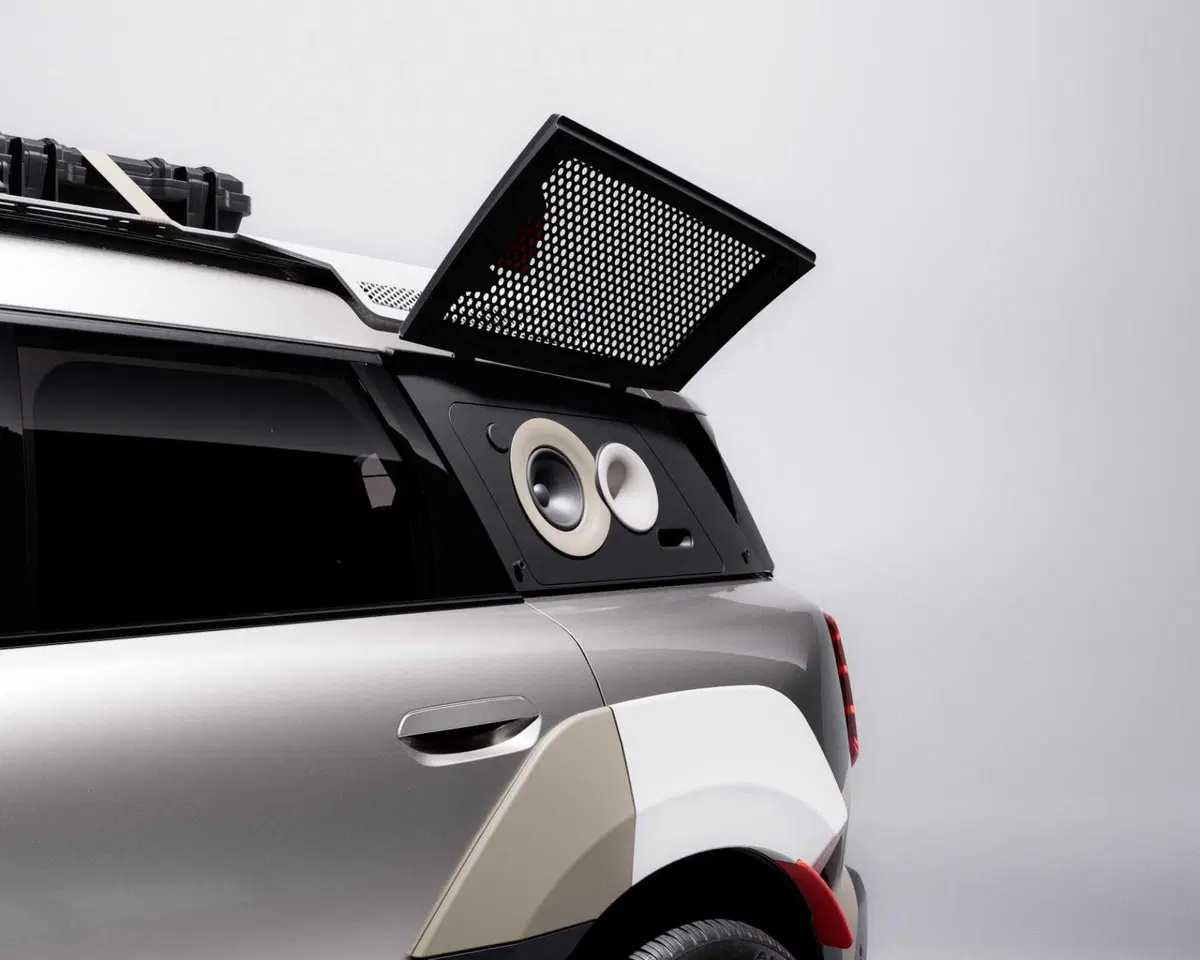 MINI Countryman diventa un palco itinerante: due one-off firmate Vagabund trasformano il SUV in un festival su ruote (47)