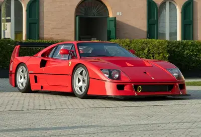 Ferrari F40 da 720 CV va all&rsquo;asta: questa versione unica firmata Hamann vale milioni