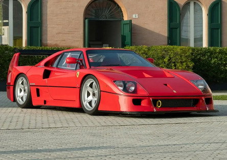Ferrari F40 da 720 CV va all’asta: questa versione unica firmata Hamann vale milioni