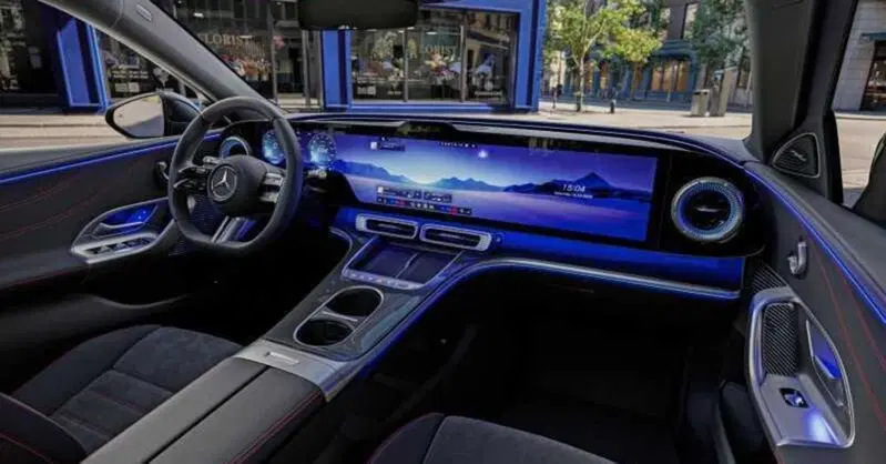 Mercedes Classe C elettrica 2026, dentro la berlina che vuole riscrivere il comfort premium