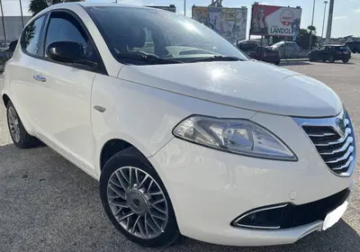 Lancia Ypsilon 1.3 MJT 16V 95 CV 5 porte S&amp;S Platinum del 2013 usata a Sant'Arpino
