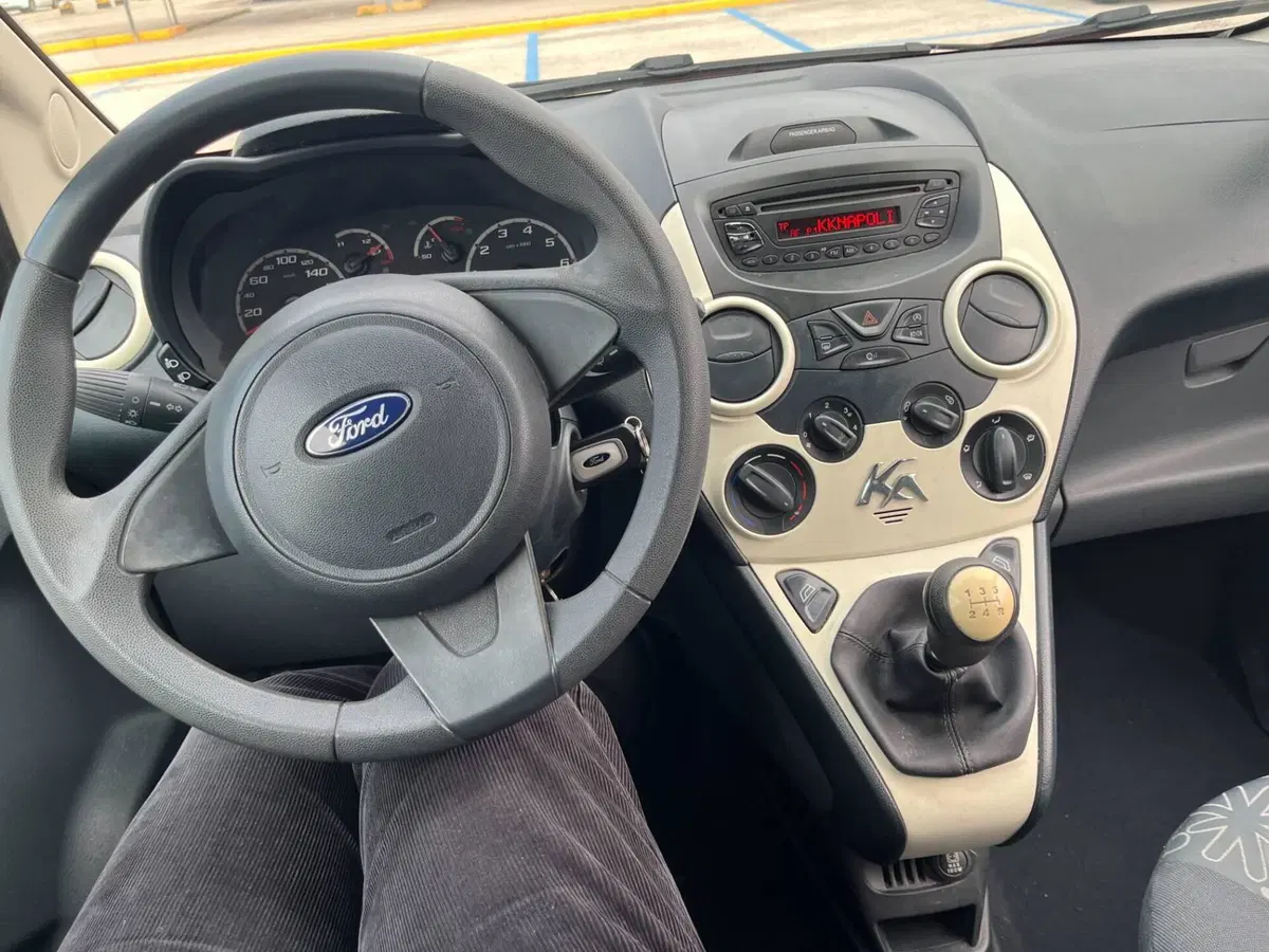 Ford Ka usata a Caserta (11)
