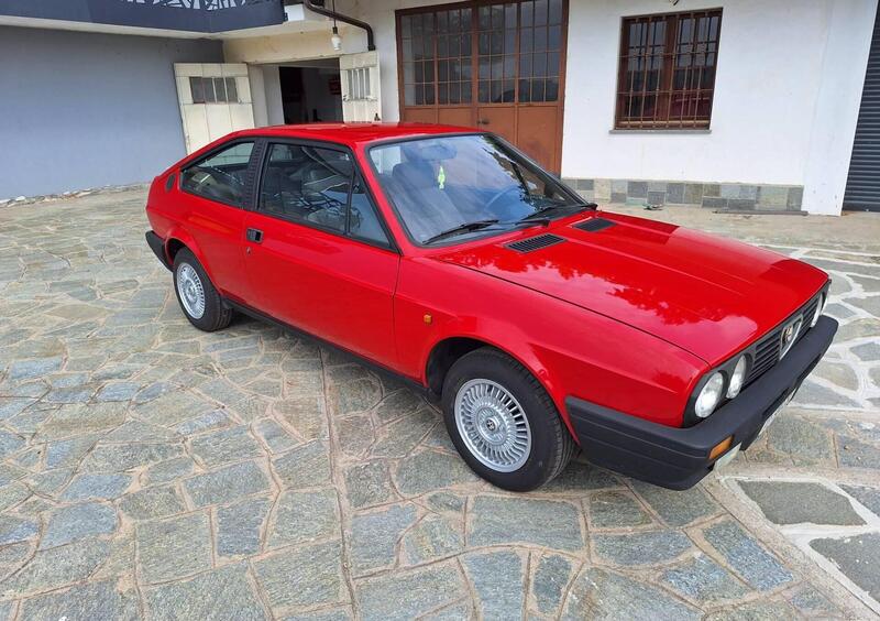 Alfa Romeo Sprint 1.3d'epoca del 1989 a Piobesi d'Alba