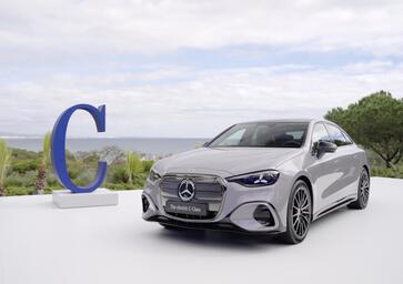 Mercedes Classe C elettrica, eccola: 760 km di autonomia e una calandra che fa impazzire i nostalgici (VIDEO)