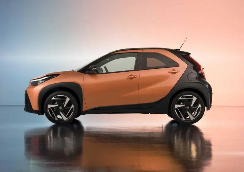 Toyota Aygo X (2022-->>) (5)