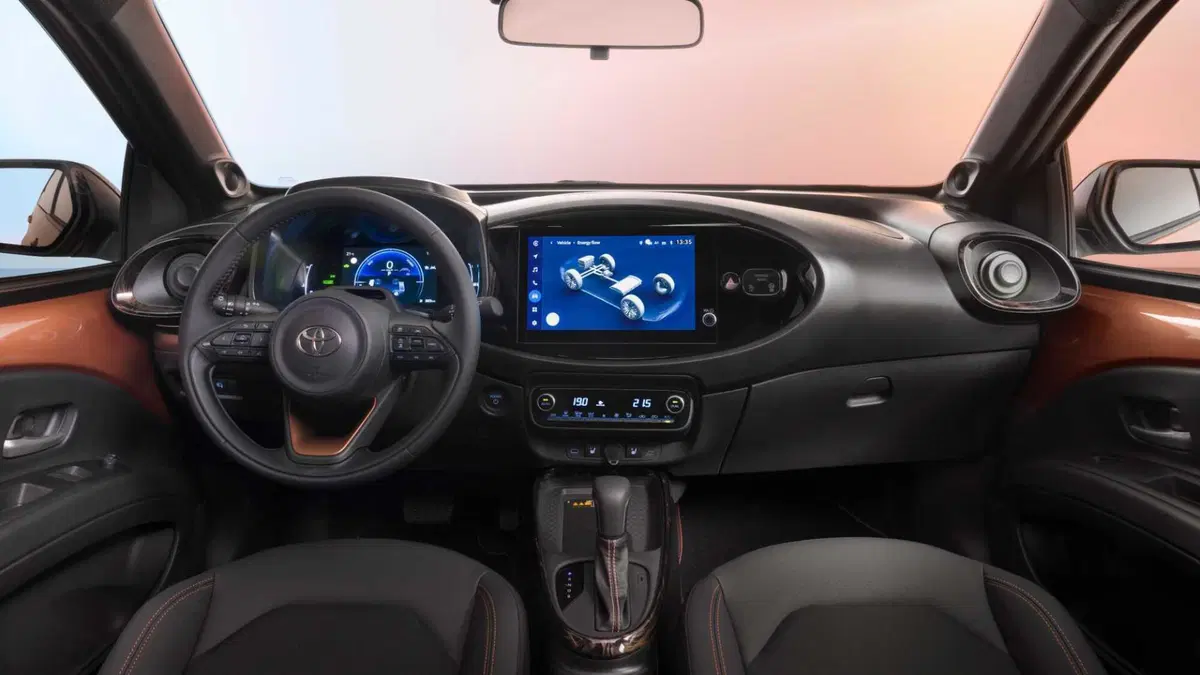 Toyota Aygo X 1.0 Trend 72cv (9)