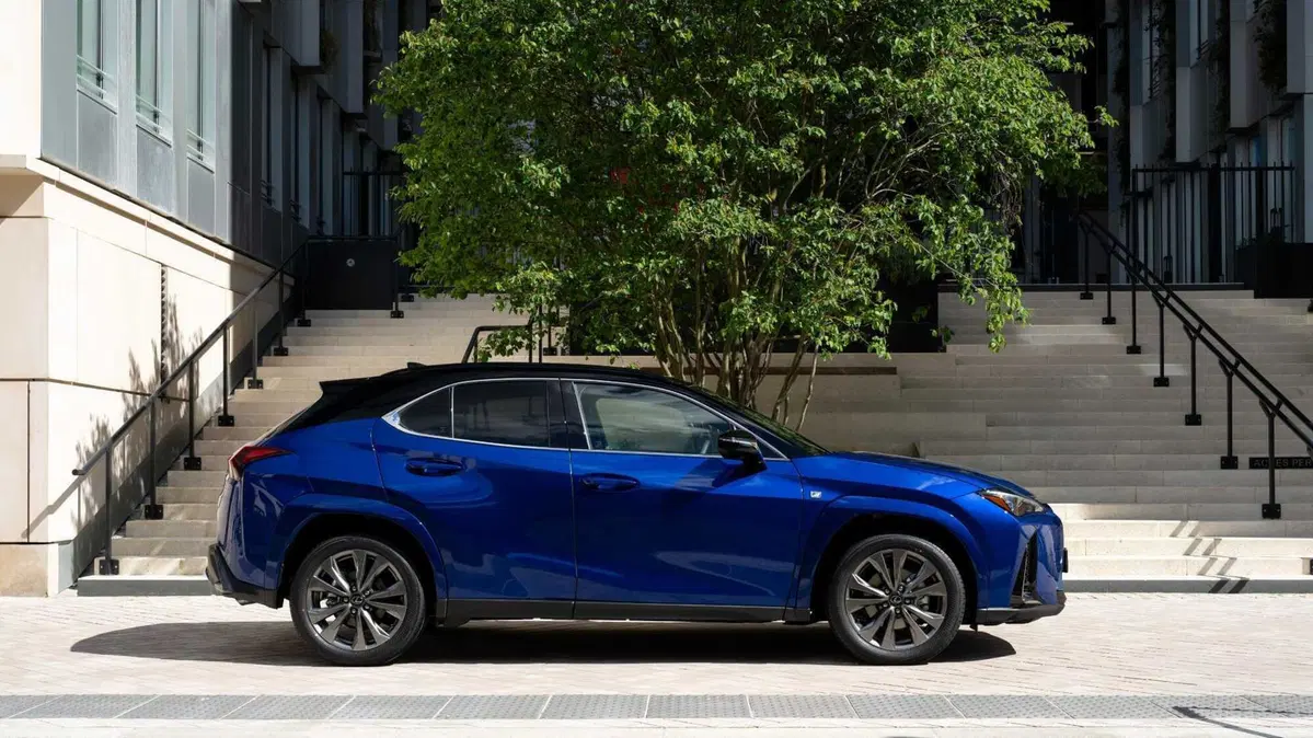Lexus UX 300e 72,8kWh Luxury (2)