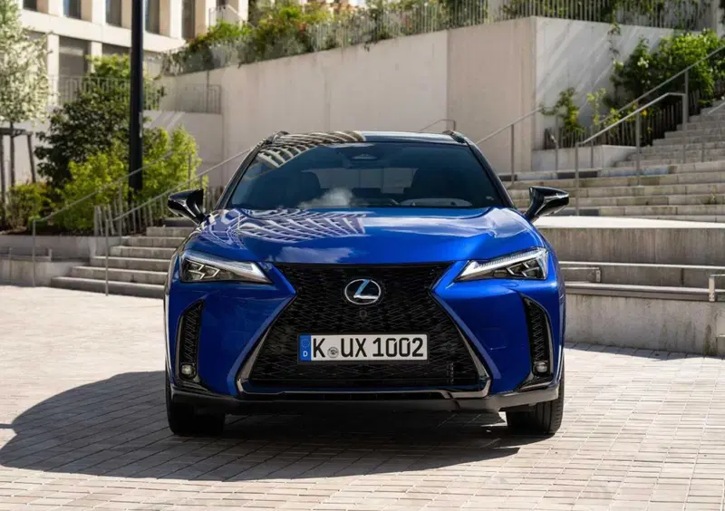 Lexus UX (2021-->>) (7)