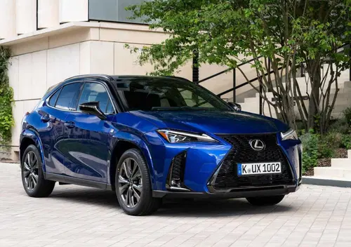 Lexus UX (2021-->>)