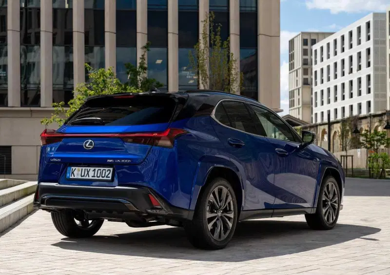 Lexus UX (2021-->>) (3)