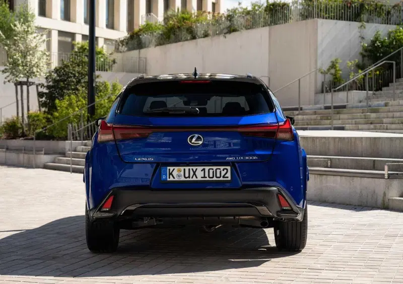 Lexus UX (2021-->>) (4)