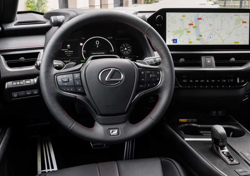 Lexus UX (2021-->>) (8)