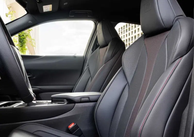Lexus UX (2021-->>) (12)