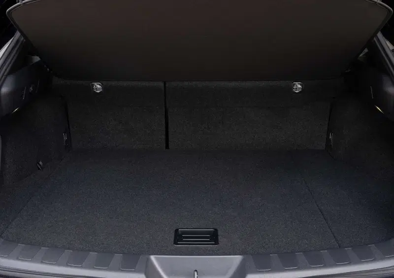 Lexus UX (2021-->>) (14)