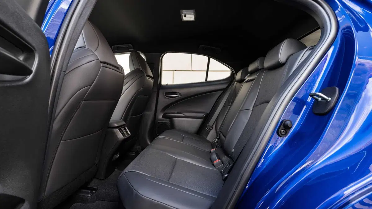 Lexus UX 300e 72,8kWh Luxury (13)