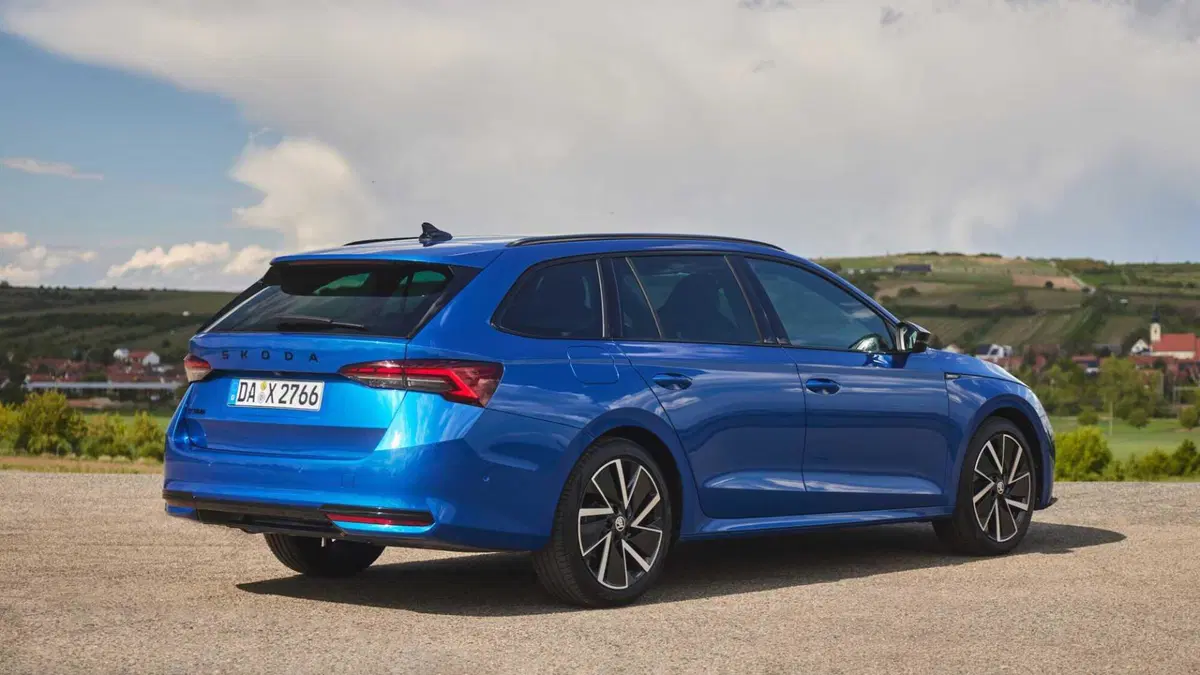 Skoda Octavia Station Wagon 1.5 tsi mhev Sportline 150cv dsg (2)