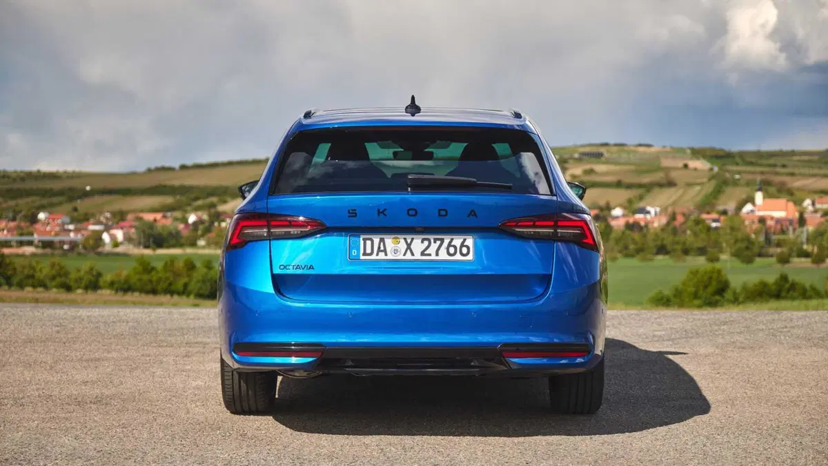 Skoda Octavia Station Wagon 1.5 tsi mhev Sportline 150cv dsg (3)