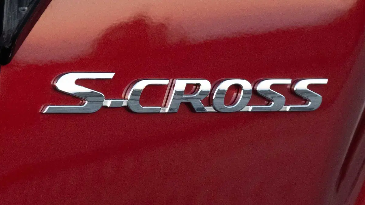 Suzuki S-Cross 1.5h 140v Starview 4wd allgrip at (16)