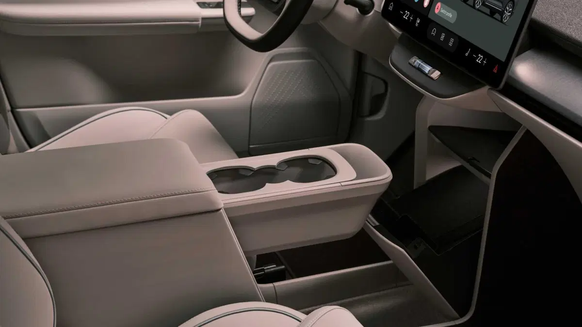 Volvo EX60 (13)