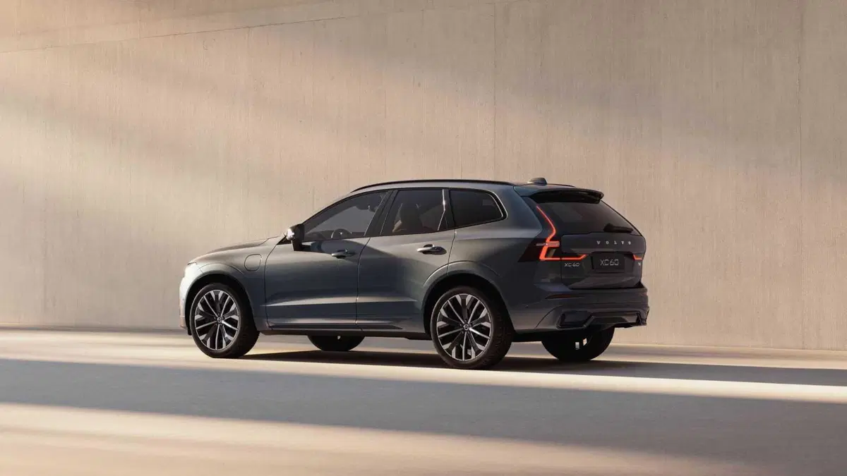 Volvo XC60 2.0 b5 Plus Dark awd auto (3)