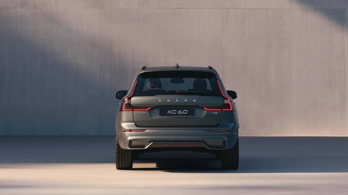 Volvo XC60 2.0 b5 Plus Dark awd auto (5)