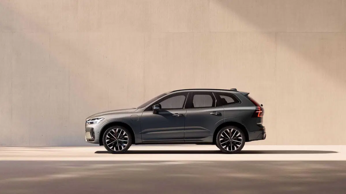 Volvo XC60 2.0 b5 Plus Dark awd auto (2)