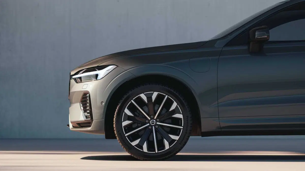 Volvo XC60 2.0 b5 Plus Dark awd auto (20)