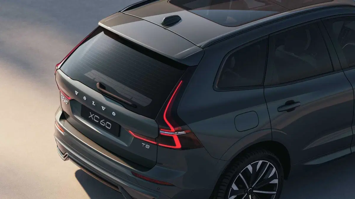 Volvo XC60 2.0 b5 Plus Dark awd auto (21)