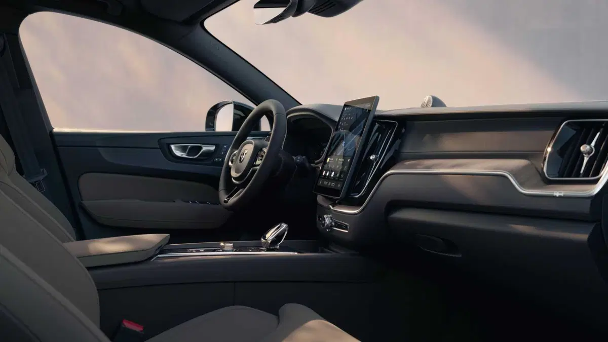 Volvo XC60 2.0 b5 Plus Dark awd auto (11)