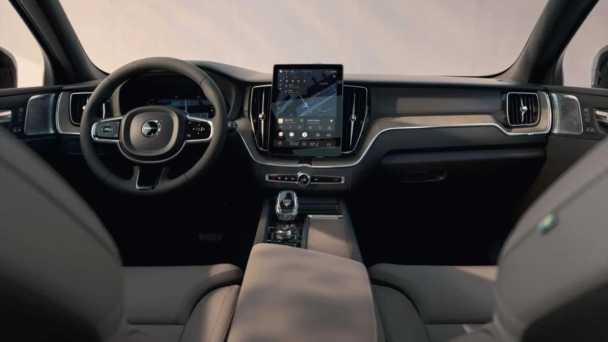 Volvo XC60 2.0 b5 Plus Dark awd auto (9)