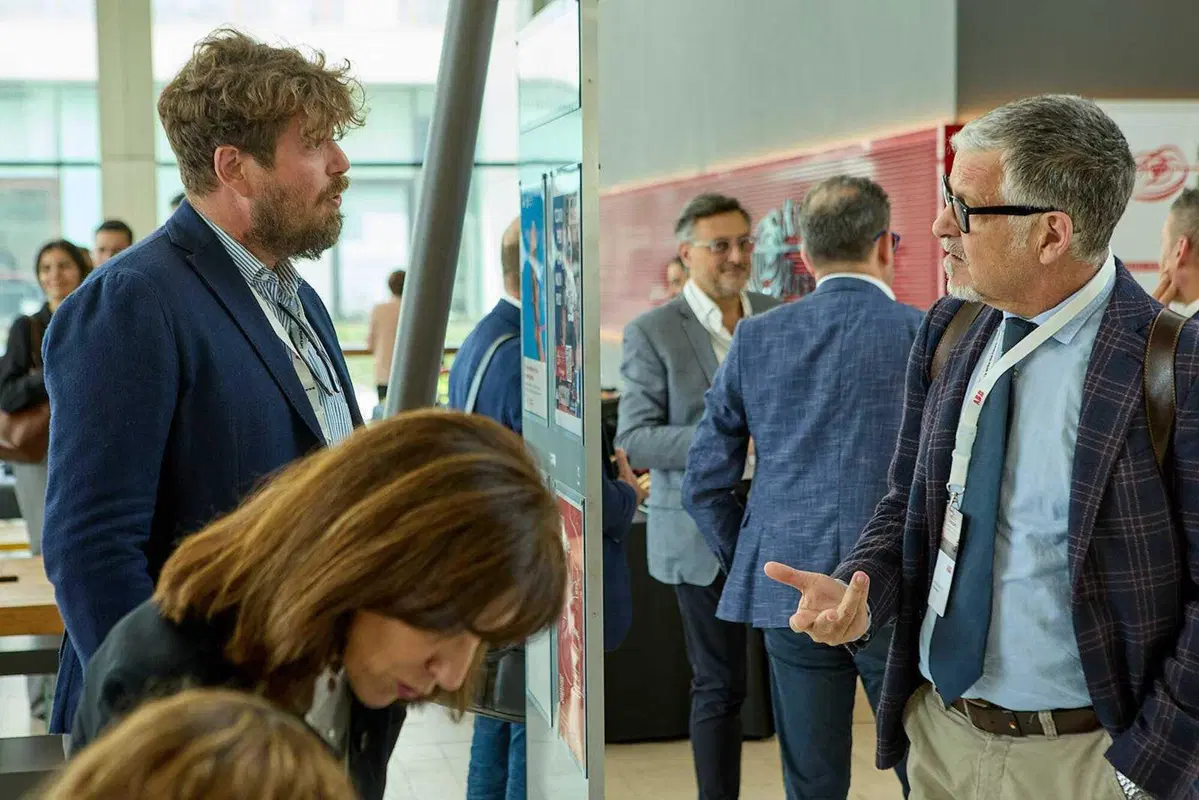 Ricarica elettrica in Italia, ABB accende la sfida: così la rete regge l'urto dell'e-mobility