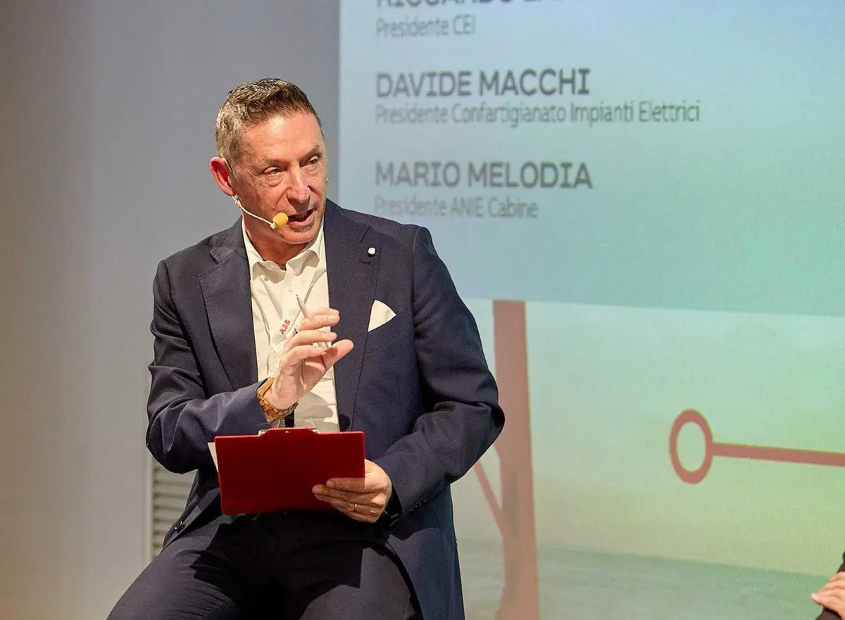 Ricarica elettrica in Italia, ABB accende la sfida: così la rete regge l'urto dell'e-mobility (13)