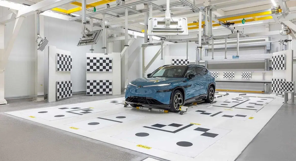 Volkswagen ID. UNYX 08: il SUV elettrico da 612 milioni di euro che riscrive la strategia cinese del gruppo (5)