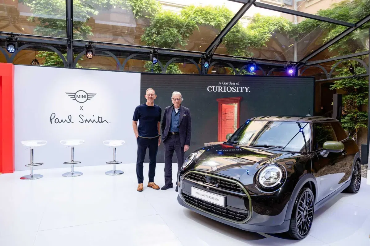 MINI Paul Smith Edition debutta al Salone del Mobile 2026: viaggio sensoriale a Palazzo Borromeo d'Adda (11)