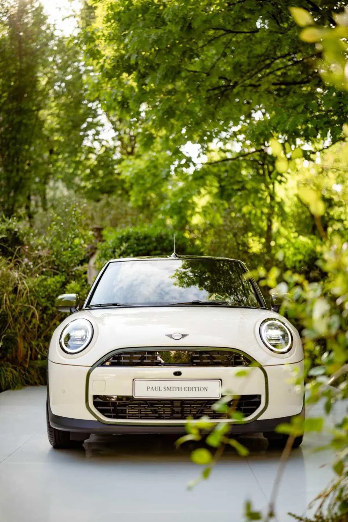 MINI Paul Smith Edition debutta al Salone del Mobile 2026: viaggio sensoriale a Palazzo Borromeo d'Adda (24)