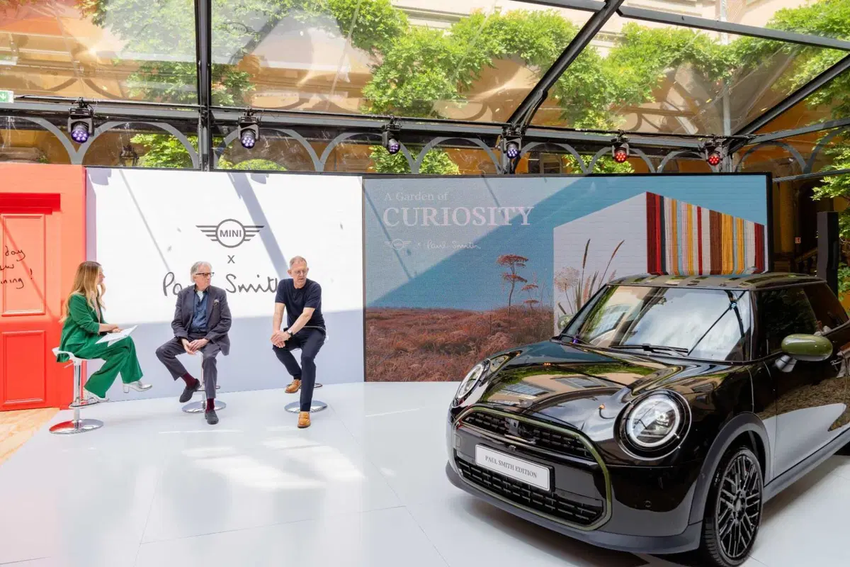 MINI Paul Smith Edition debutta al Salone del Mobile 2026: viaggio sensoriale a Palazzo Borromeo d'Adda (26)