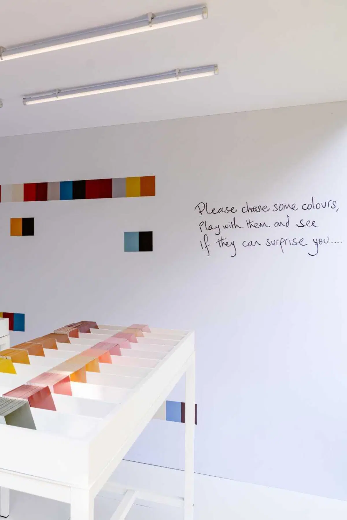 MINI Paul Smith Edition debutta al Salone del Mobile 2026: viaggio sensoriale a Palazzo Borromeo d'Adda (33)