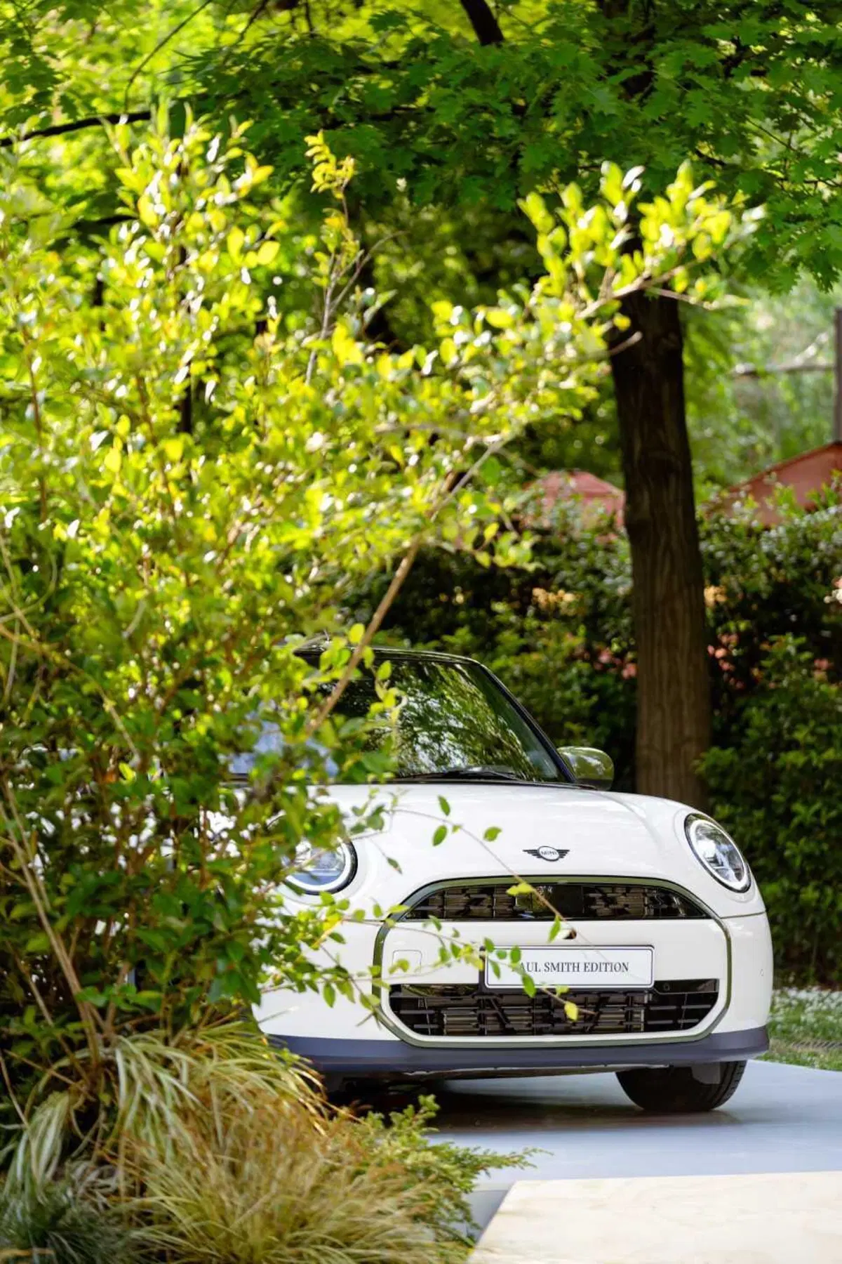 MINI Paul Smith Edition debutta al Salone del Mobile 2026: viaggio sensoriale a Palazzo Borromeo d'Adda (37)