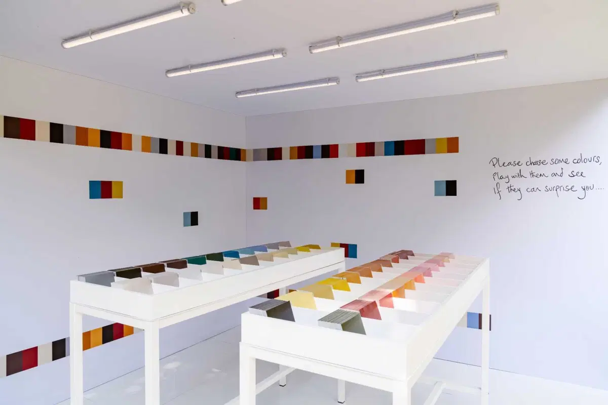 MINI Paul Smith Edition debutta al Salone del Mobile 2026: viaggio sensoriale a Palazzo Borromeo d'Adda (39)