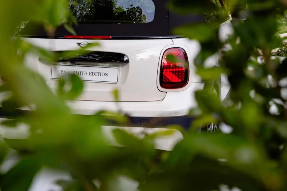 MINI Paul Smith Edition debutta al Salone del Mobile 2026: viaggio sensoriale a Palazzo Borromeo d'Adda (44)
