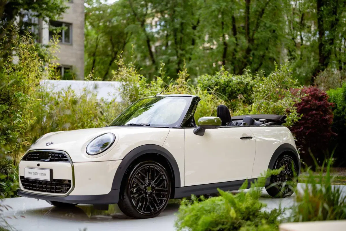 MINI Paul Smith Edition debutta al Salone del Mobile 2026: viaggio sensoriale a Palazzo Borromeo d'Adda (50)