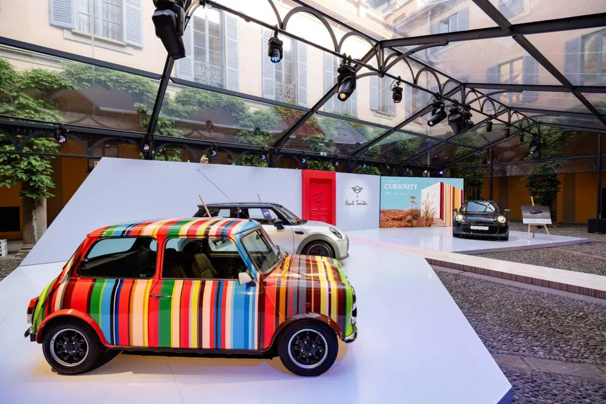 MINI Paul Smith Edition debutta al Salone del Mobile 2026: viaggio sensoriale a Palazzo Borromeo d'Adda (63)