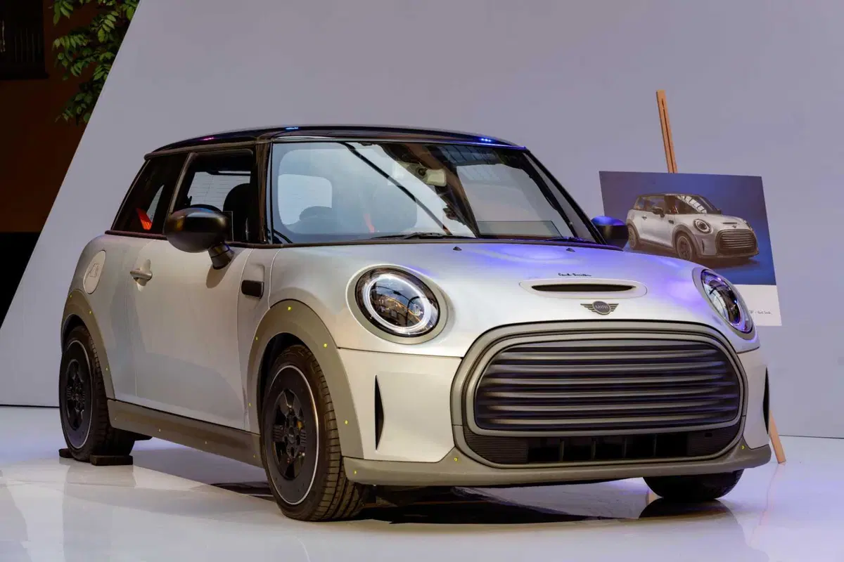 MINI Paul Smith Edition debutta al Salone del Mobile 2026: viaggio sensoriale a Palazzo Borromeo d'Adda (70)