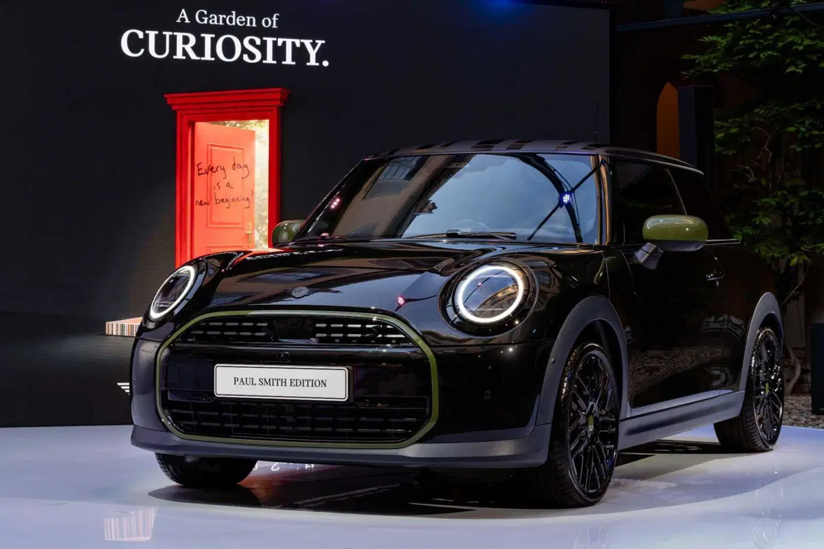 MINI Paul Smith Edition debutta al Salone del Mobile 2026: viaggio sensoriale a Palazzo Borromeo d'Adda (71)